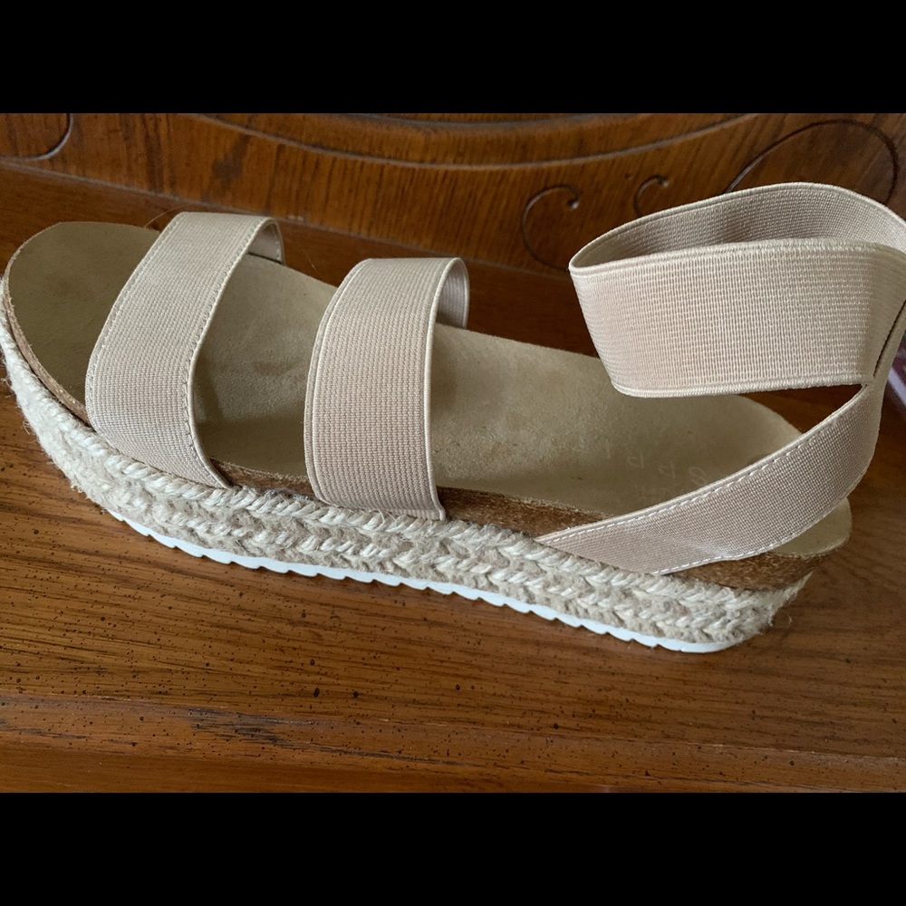 women’s sandals